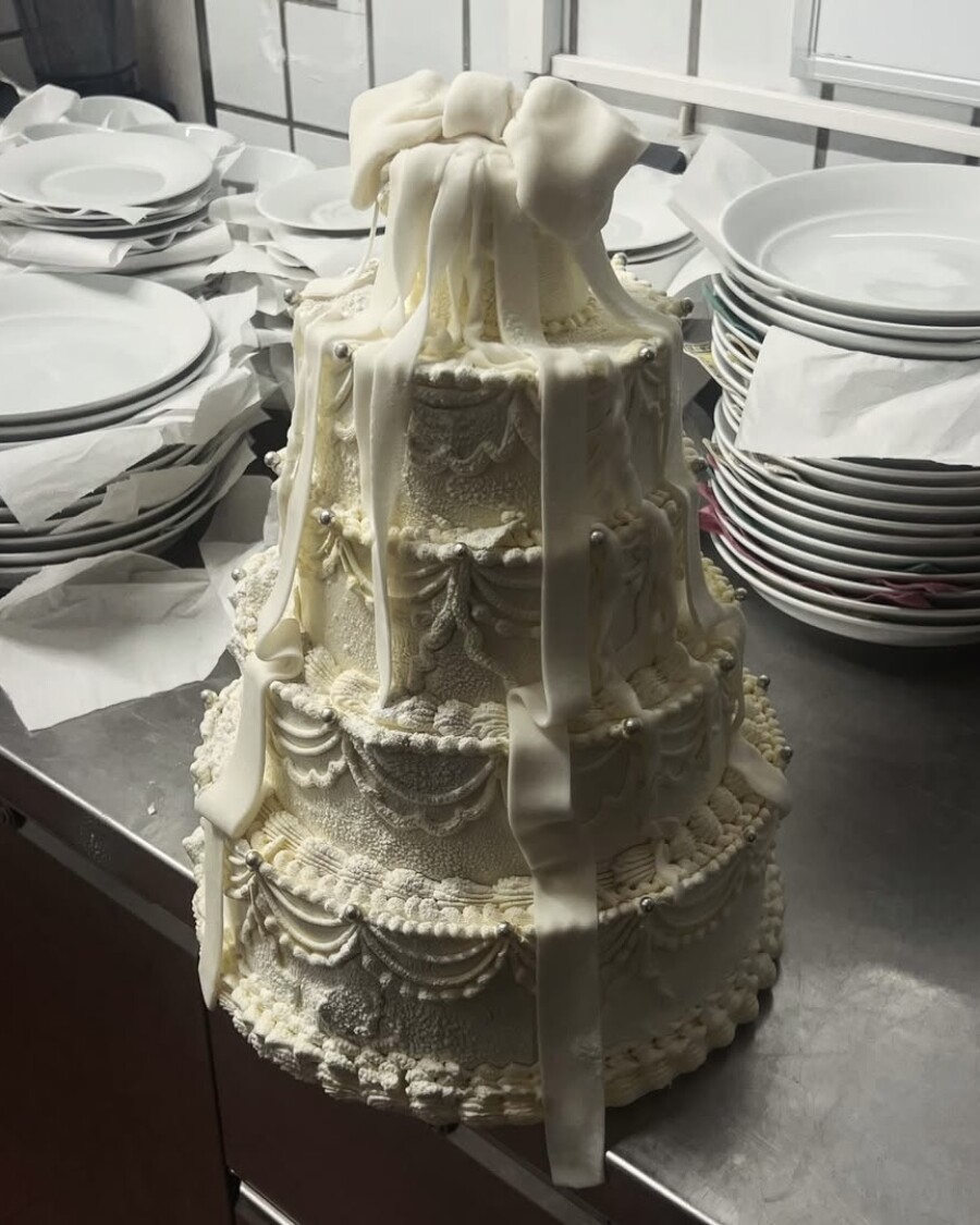 Тренды свадебных тортов — 2026