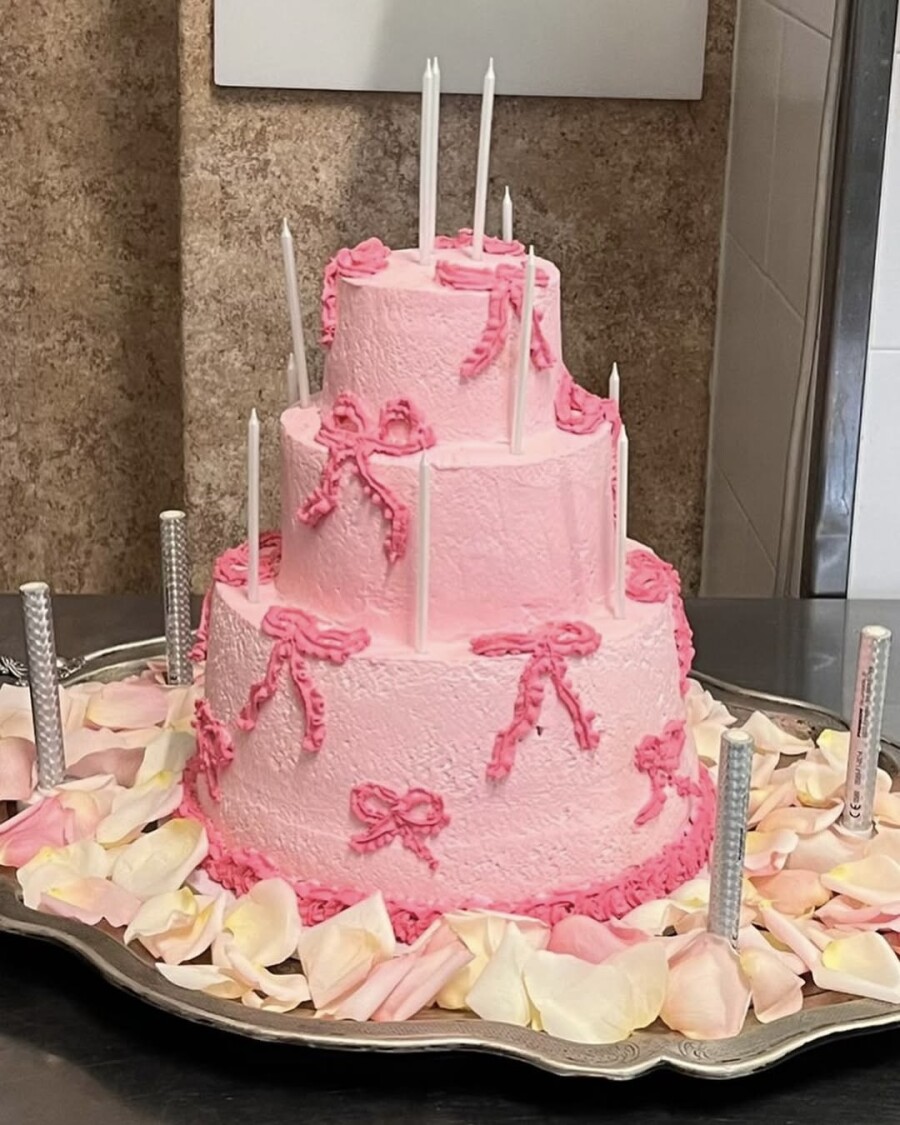 Тренды свадебных тортов — 2026