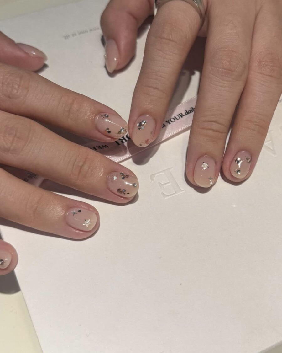 Главные тренды маникюра на короткие ногти —