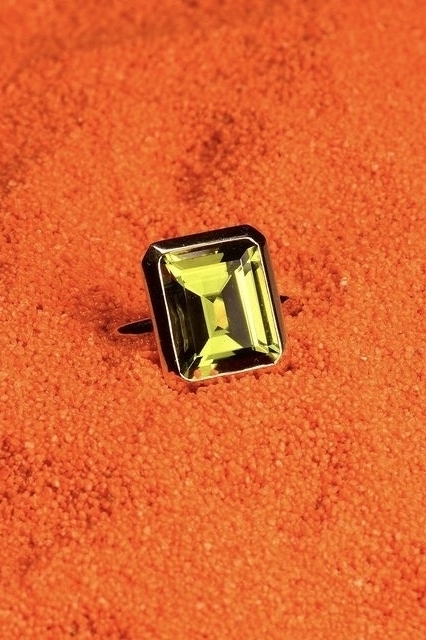 Где найти стильные мужские обручальные кольца