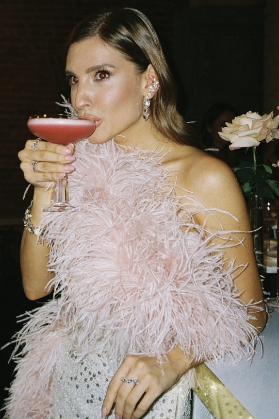 Реальная свадьба в Императорском яхт-клубе | Интервью с невестой о вечеринке, которая объединила поколения и Telegram-трансляции для гостей, которые не смогли присутствовать