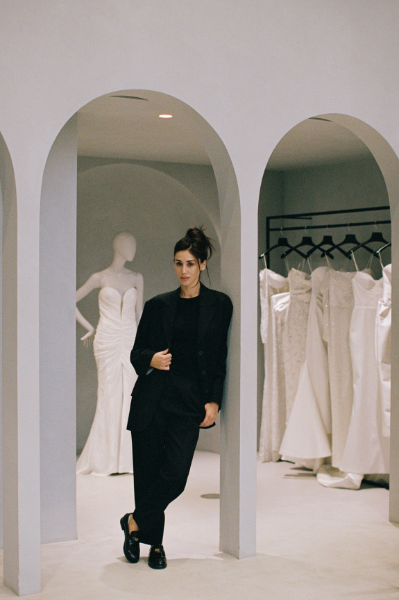 Креативный директор Rasario Расида Лакоба — о вдохновении историей моды, невесте Rasario и work-life balance | Вечерняя мода 2024 | Где купить свадебное платье в стиле современной классики?