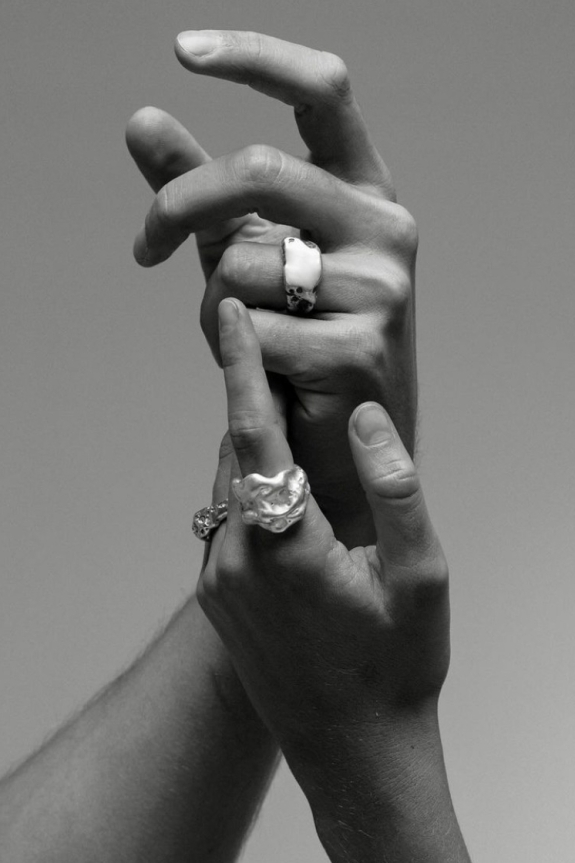 Как вежливо попросить гостей не дарить цветы