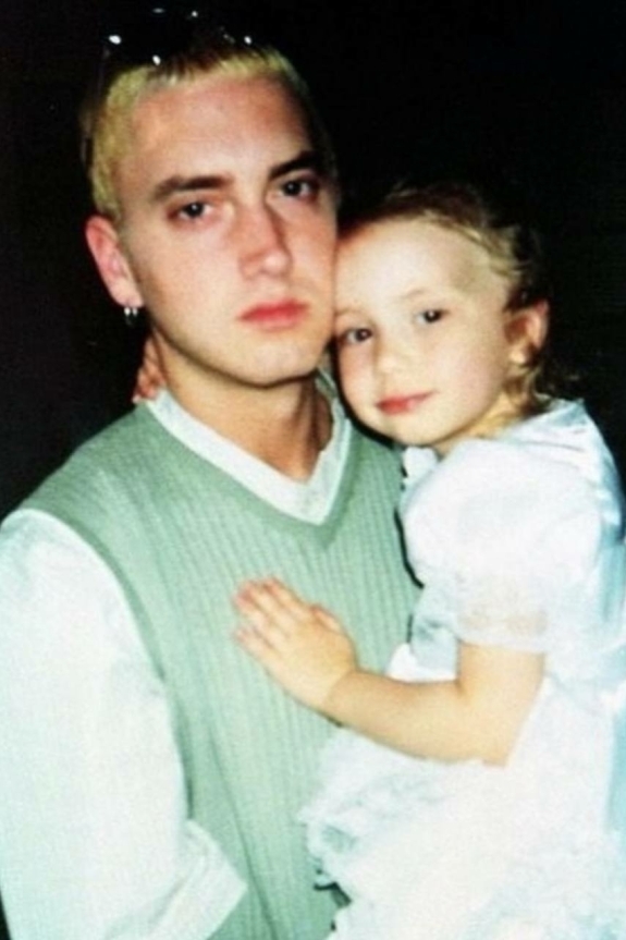 Эминем впервые стал дедушкой