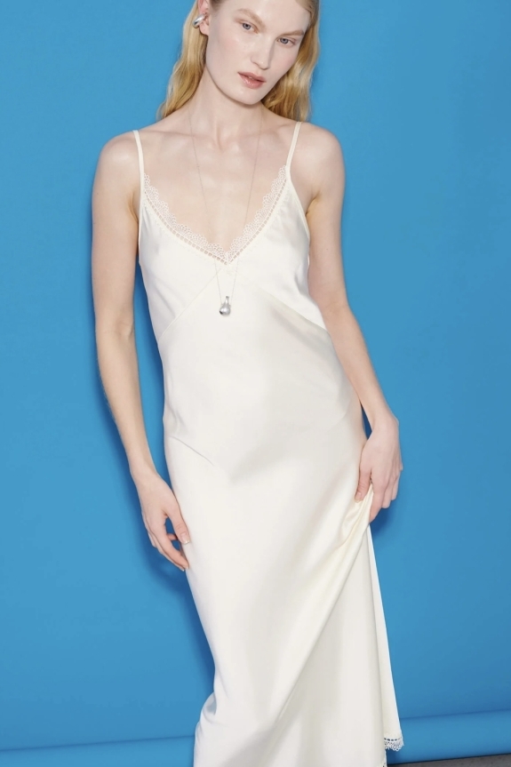 Второй образ — свадебный наряд для невесты