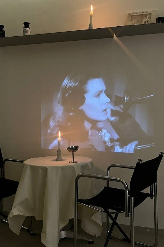 Сериалы 2025 — какие новинки смотреть на майских праздниках?