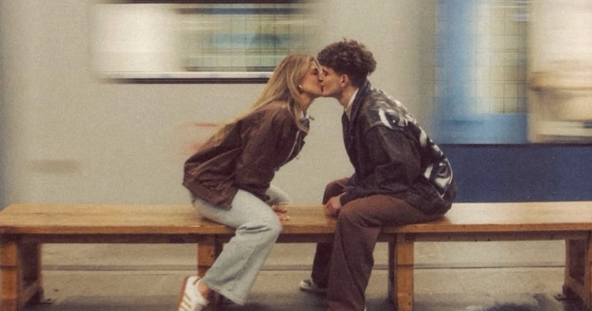 Аня Покров и Артур Бабич расписались