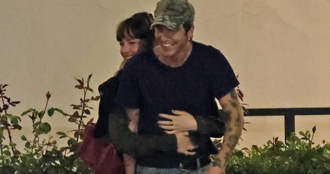 У Дакоты Джонсон новый роман