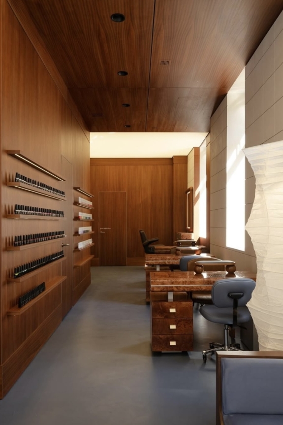 Где сделать макияж, маникюр и укладку на мероприятие? Модные бьюти-пространства Москвы