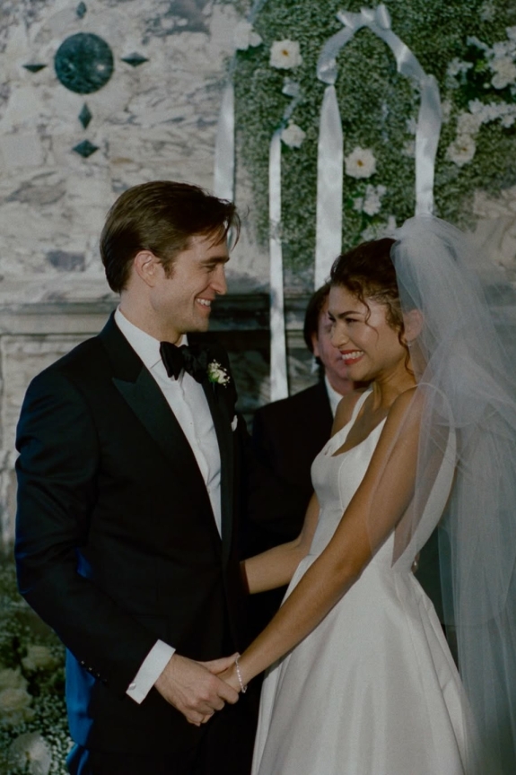 «Вот это драма» с Зендеей: где смотреть и что нужно знать