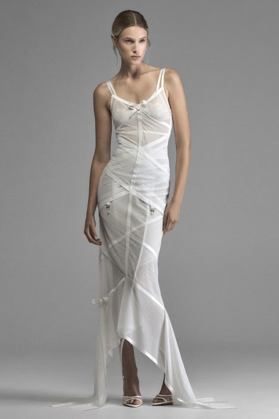 Образ на утро невесты: бельевой стиль и тренды съемки 2026