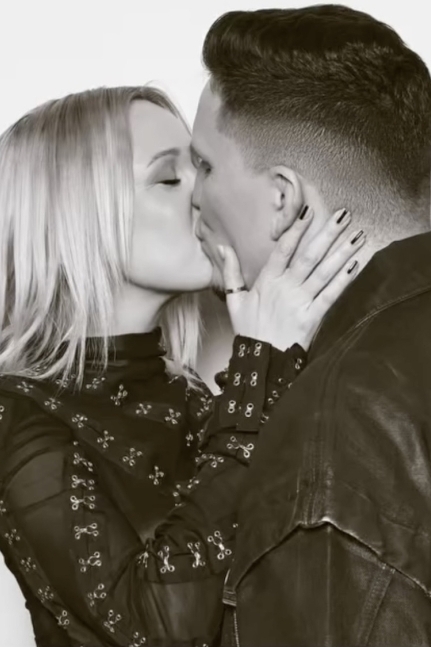 Кажется, Настя Миронова и Наваи сошлись