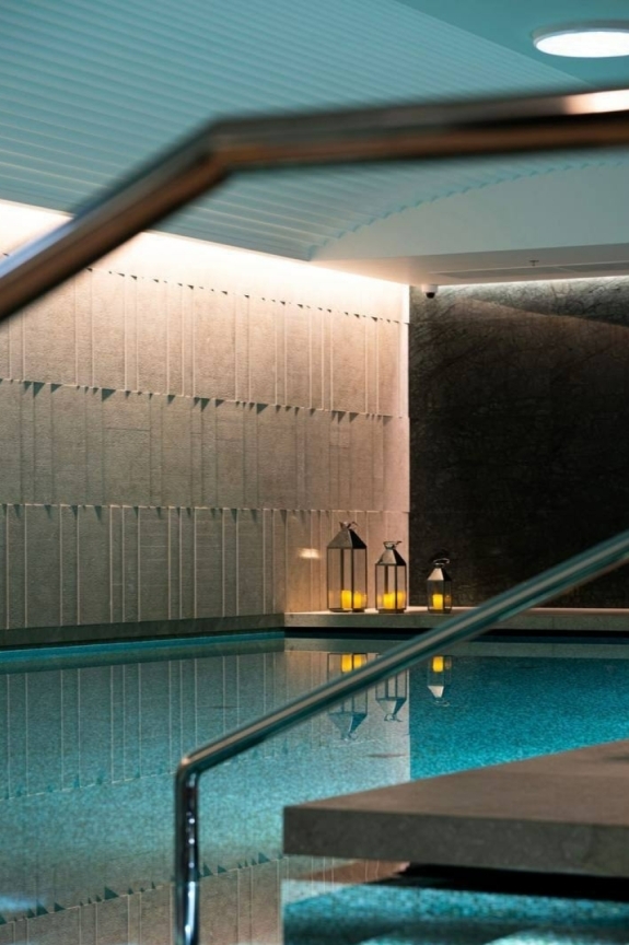 Сияющая кожа — основа свадебного макияжа