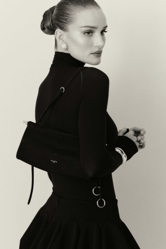 Какие украшения модные в 2026 году? Такие же драгоценные, как у Роузи Хантингтон-Уайтли