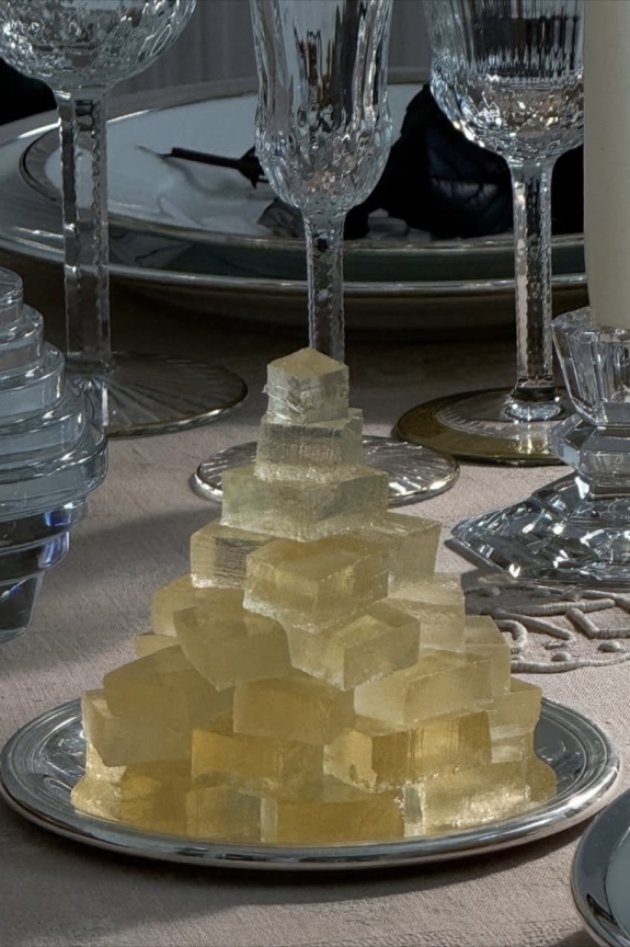 Как сервировать домашний званый ужин: правила и тренды 2026