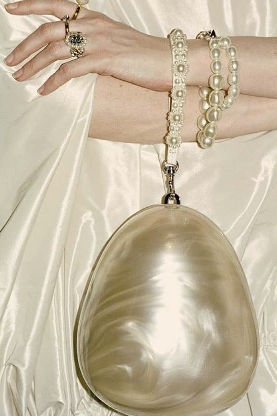 10 дизайнерских пар туфель для свадьбы теплой