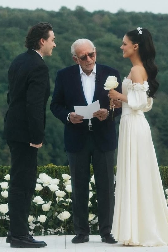 С кем встречаются дети Бекхэмов (и как