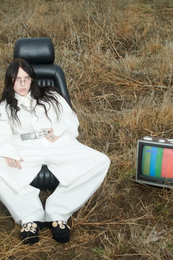 Новые сериалы: что смотреть в отпуске летом?