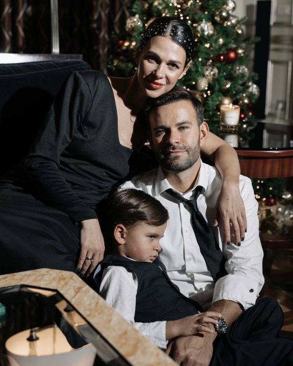 Ведущий Дмитрий Кохно о новогодних традициях, Деде Морозе и идеальном сценарии 1 января