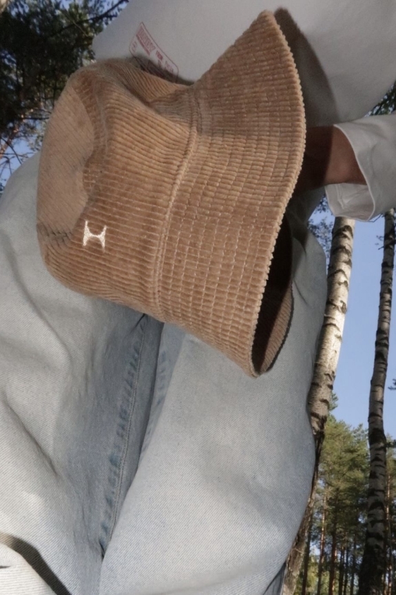 Больше — лучше! Актуальные стейтмент-броши для эффектного