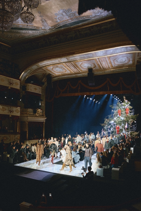 Зиме дорогу! Как прошло открытие предновогоднего фестиваля