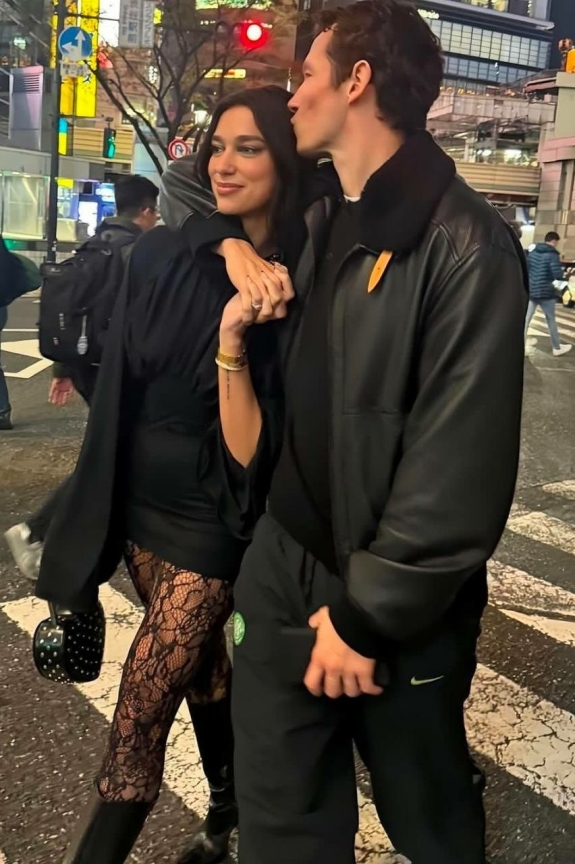 Дуа Липа и Каллум Тернер помолвлены