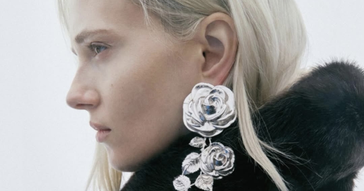 Как выглядеть дорого на корпоративе и новогодней