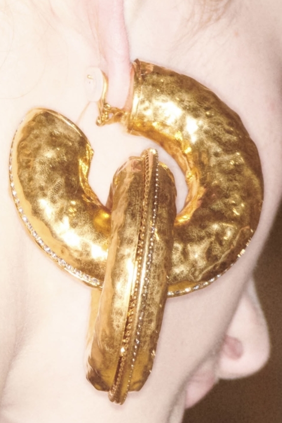 Какие цвета носить для привлечения денег, удачи