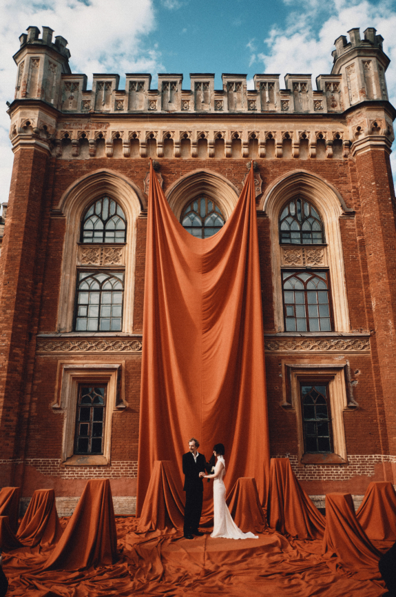 Готическая свадьба в Конюшнях Бенуа: интервью с невестой о концепции и образах