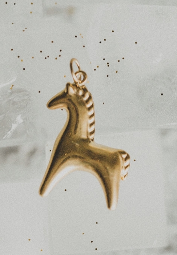 Дутая, похожая на чулки и ковбойская. Какую