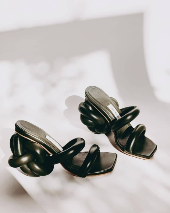 Где купить свадебные туфли в Питере?