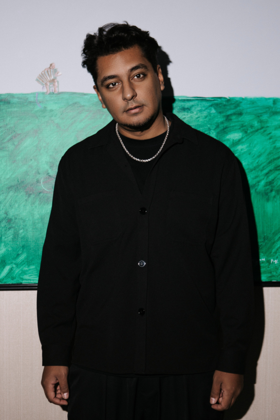 Интервью с Адисом Маммо о стендапе, неуместных шутках и старательных ведущих