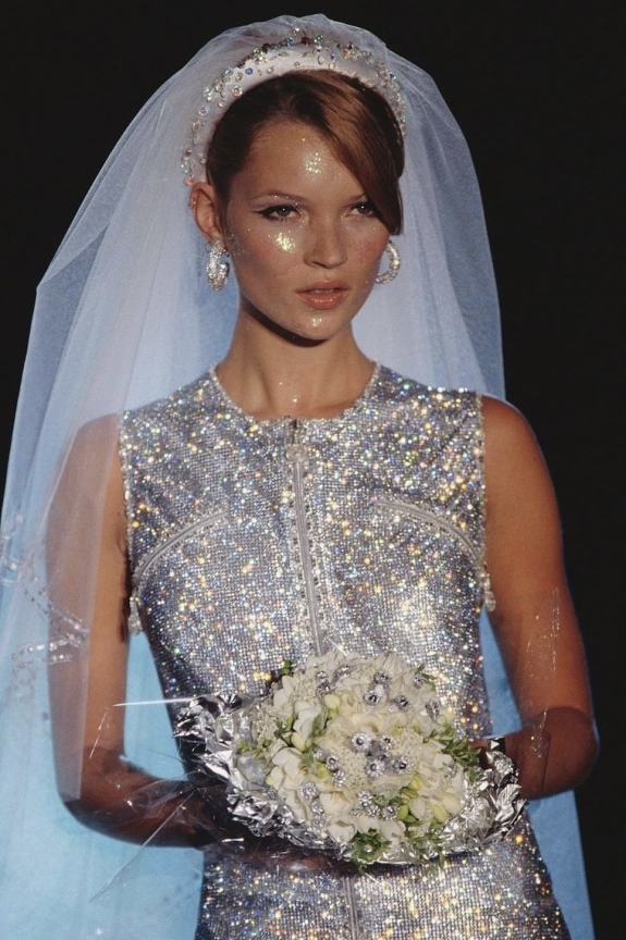 Одеваем жениха. Костюмы, которые можно купить здесь