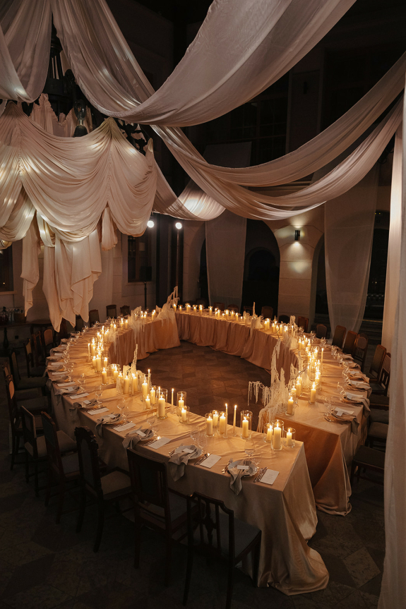 Аристократичная свадьба в Петербурге: роспись в Доме ученых и праздничный ужин в замке Бип