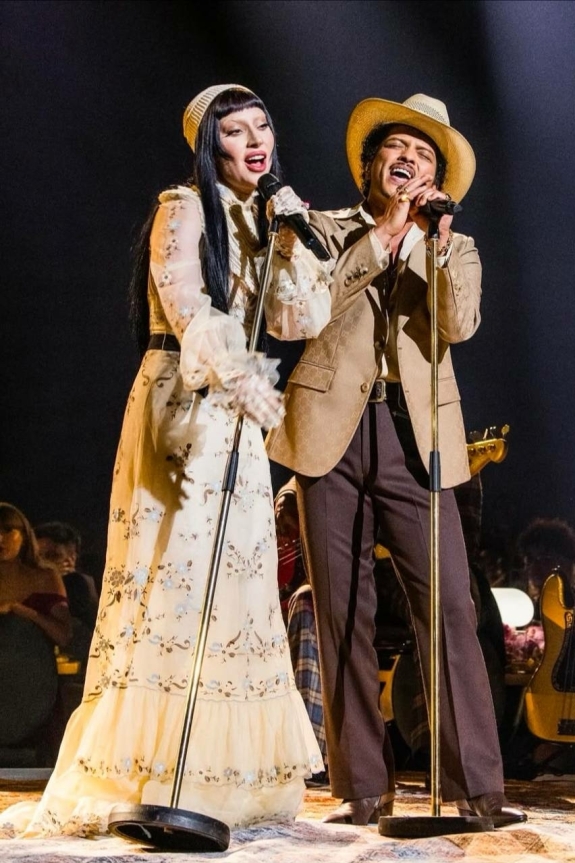 SAG Awards 2025: лучшие образы с красной