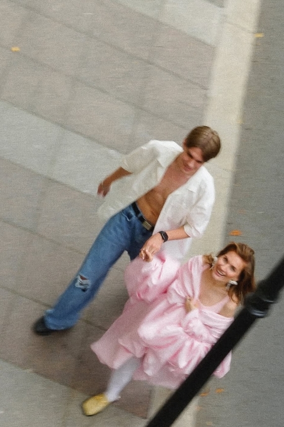 Секреты идеальных свадебных фотографий: интервью с фотографом Оксаной Несмеяновой о дерзких кадрах, естественных моментах и профессиональных лайфхаках