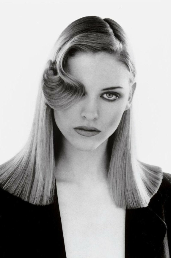 Прически на свадьбу 2025