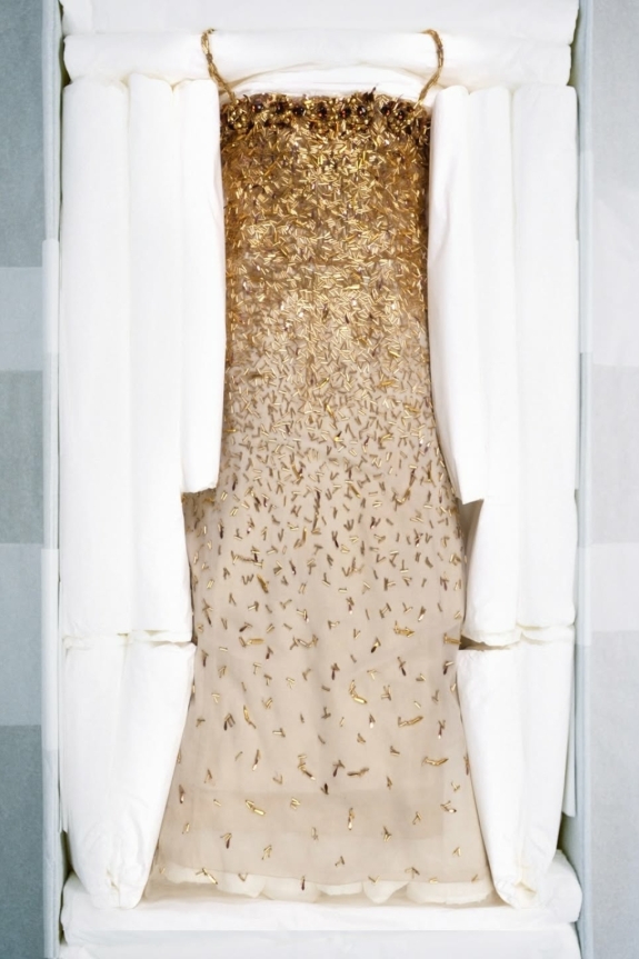 Что подарить девушке на 8 Марта: идеи стильных подарков