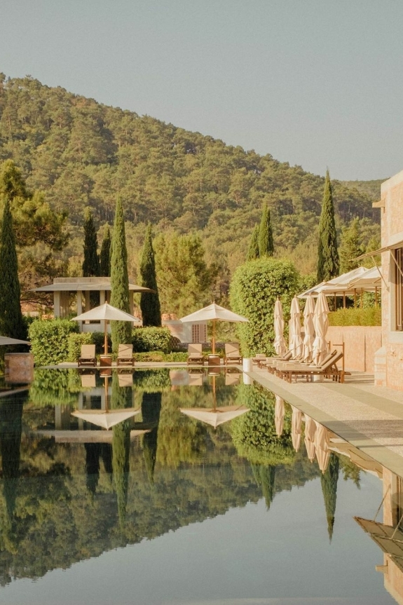 Почему вам стоит провести выездную свадьбу в