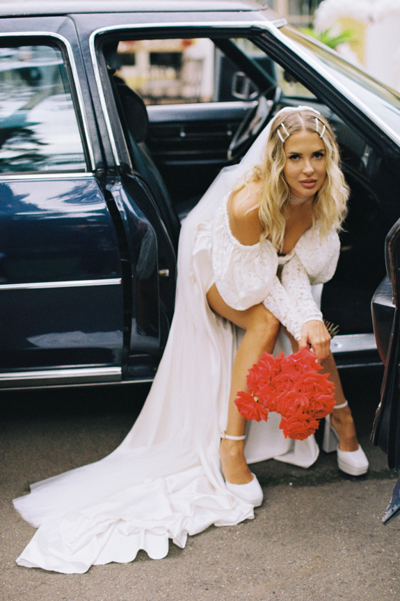 Ностальгичная свадьба в стиле 90-х | Интервью с невестой о вдохновении 90-ми, Илье Куруче в роли ведущего свадьбы и веселых конкурсах