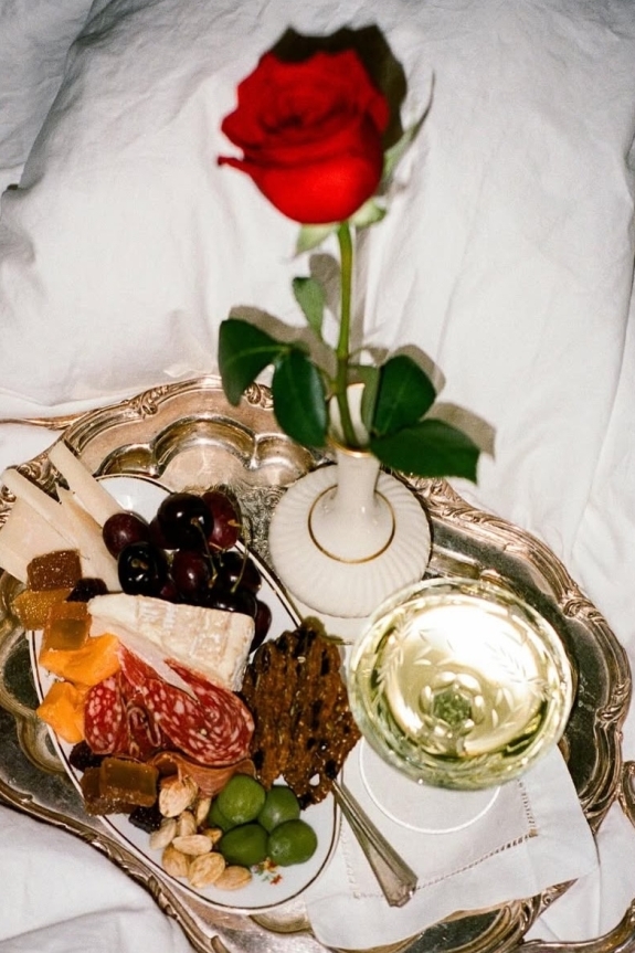 14 февраля — лучшие праздничные предложения отелей Москвы