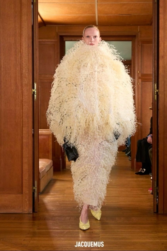 Новая коллекция Jacquemus весна 2025