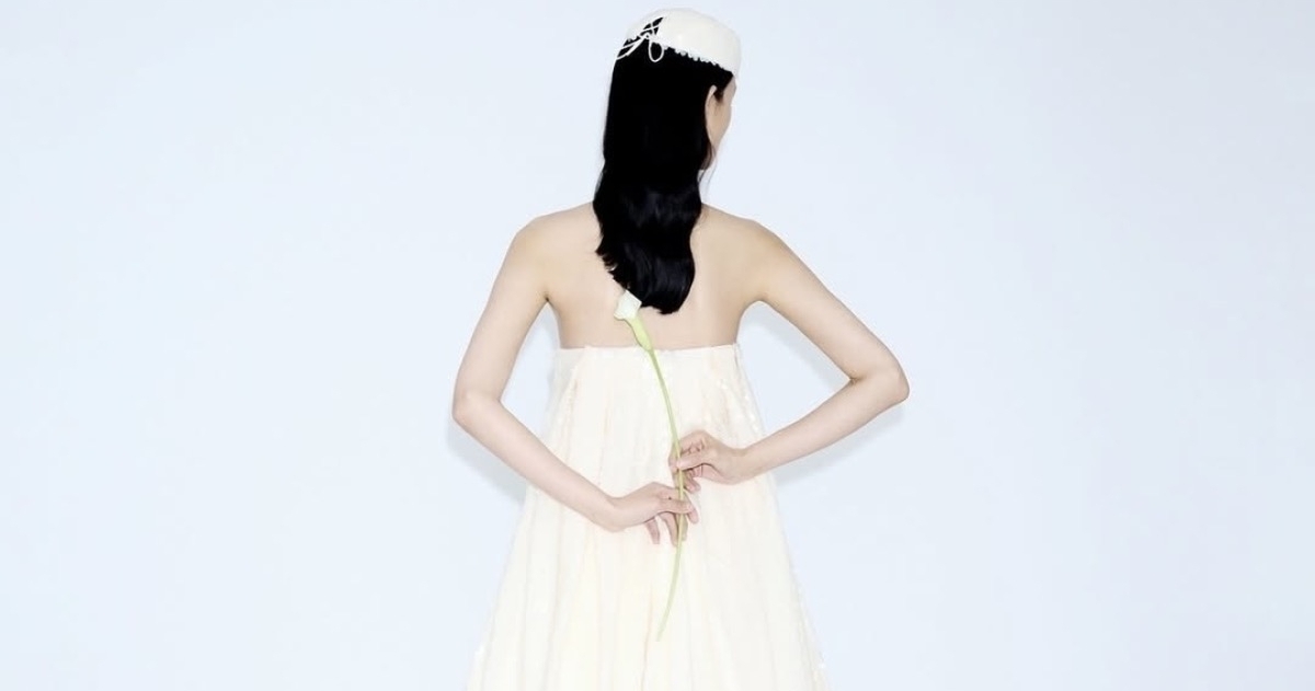 Минимализм в свадьбах все еще актуален. Смотрите,