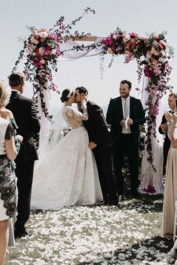 Как избежать неуместных тостов на свадьбе