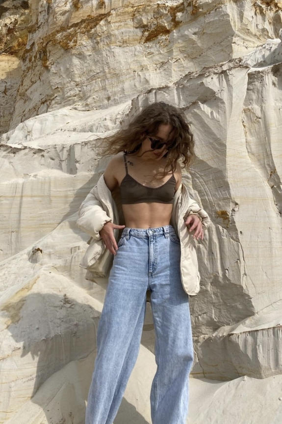 Неоновый купальник, как у Ирины Шейк, —