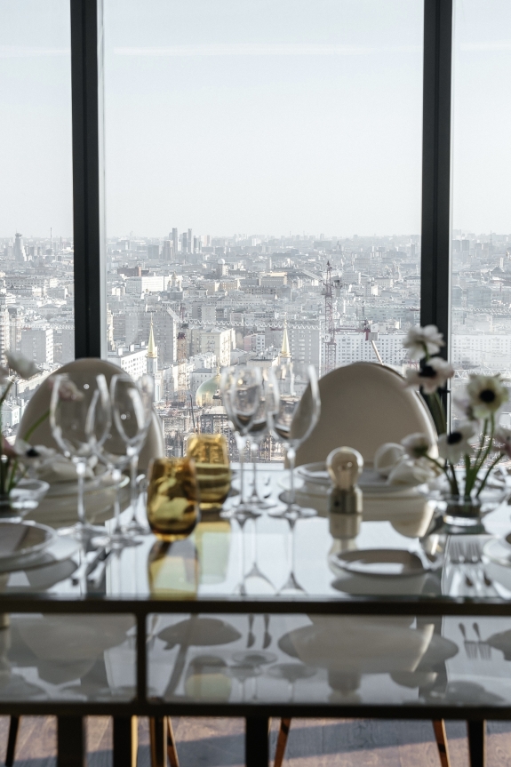 Видовой номер для мероприятий в отеле Рэдиссон Блу Олимпийский | Площадка для камерной свадьбы в Москве | Сьют в отеле для ивентов