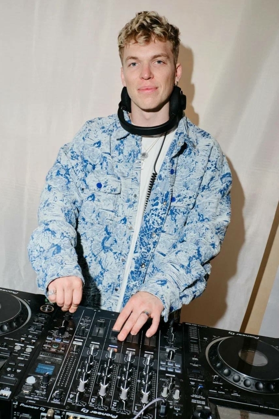 Интервью с диджеем Никитой Меньшовым — об электронной музыке, лучших мировых вечеринках и любимых танцевальных заведениях Москвы