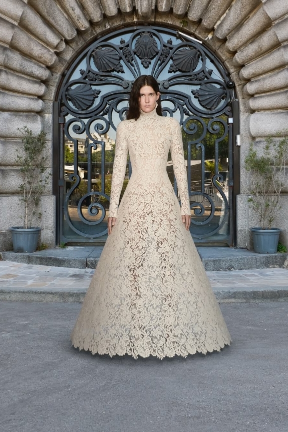 Последний показ Демны Гвасалия для Balenciaga, haute couture 2025