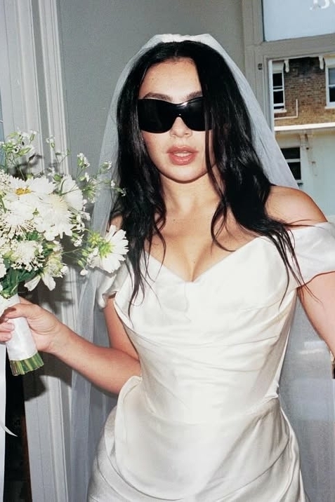 Charli XCX вышла замуж — и на этот раз уже точно