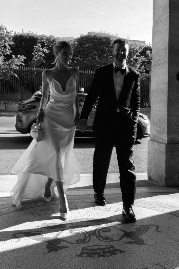 Леони Ханн показала кадры с предсвадебного ужина